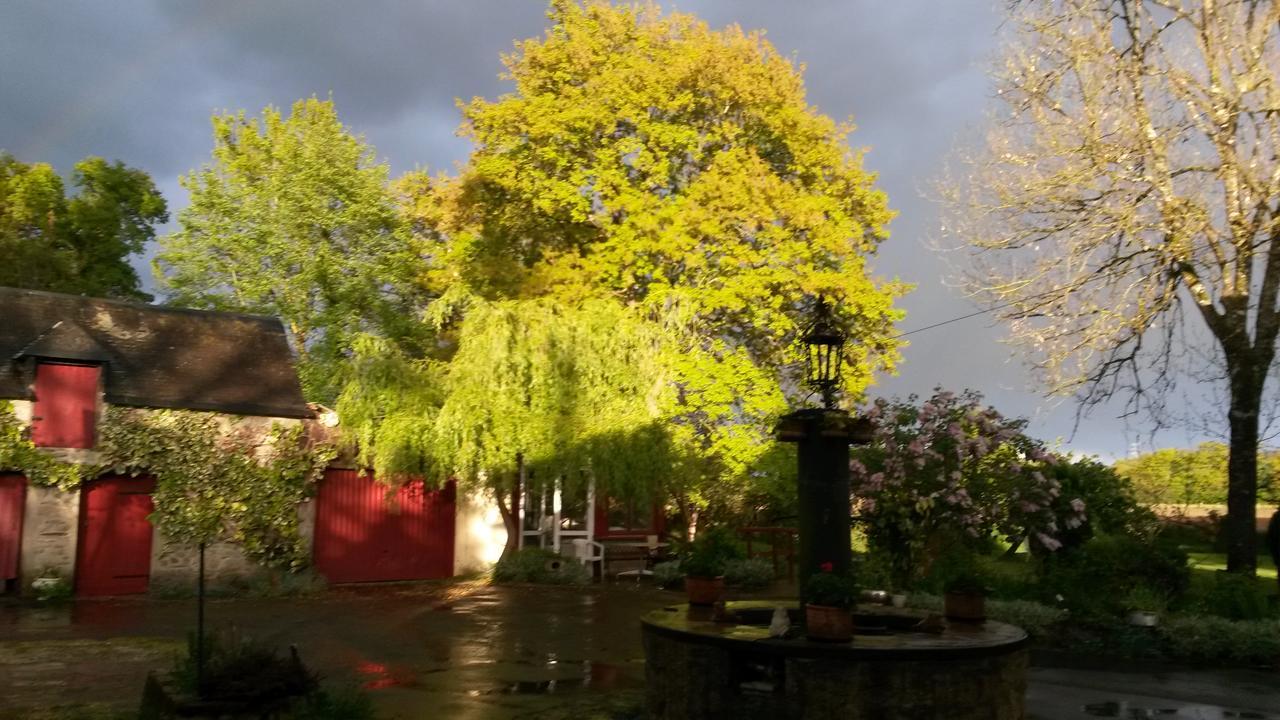 Le Moulin Du Bignon Bed & Breakfast Lassy Exterior photo